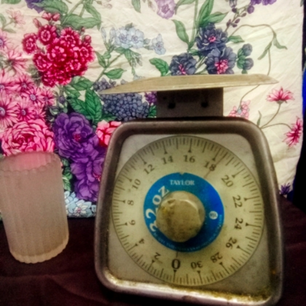 Vintage 32oz portion scale
